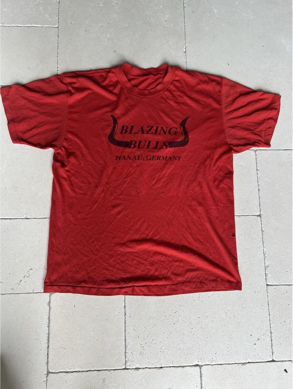 Vintage 80s Blazing Bulls Red L Men’s Streetwear Single Stitch True Germany